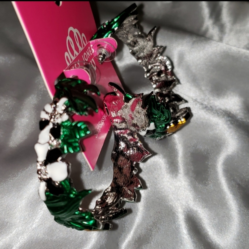 Samba Hoops - Picture 2 of 3